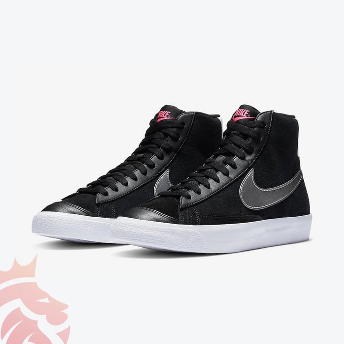 First Look: Nike Blazer Mid Vintage’77 WMNS “Matte Silver”