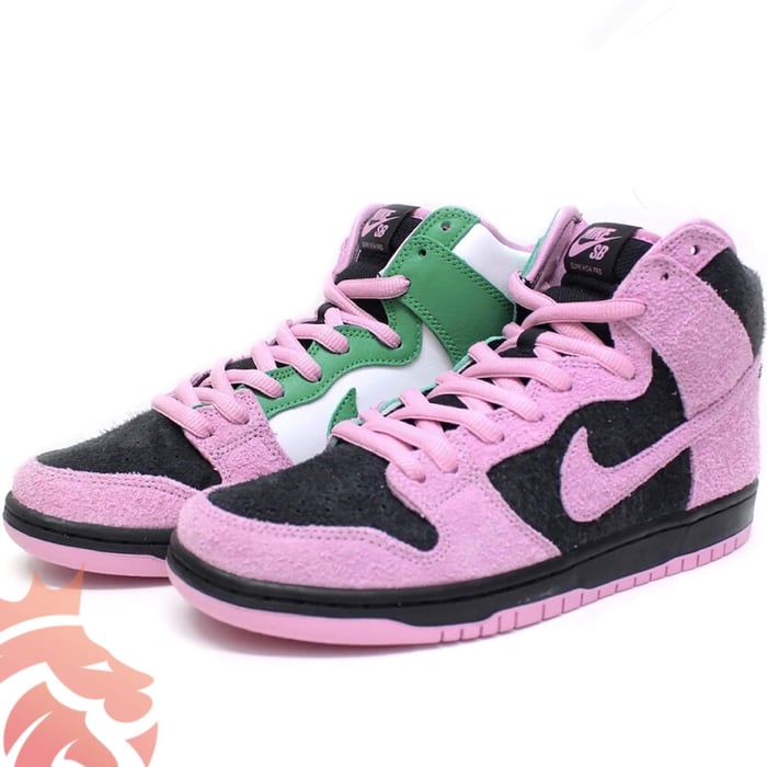 A Closer Look: Nike SB Dunk High “Invert Celtics”