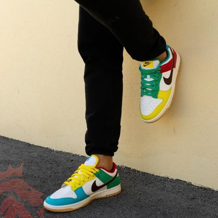 YankeeKicks On Feet Nike Dunk Low SE 