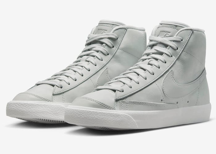 Nike Blazer Mid ’77 LX “Photon Dust”