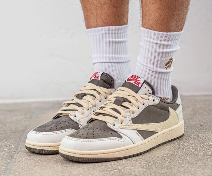 Travis Scott x Air Jordan 1 Low OG “Reverse Mocha”