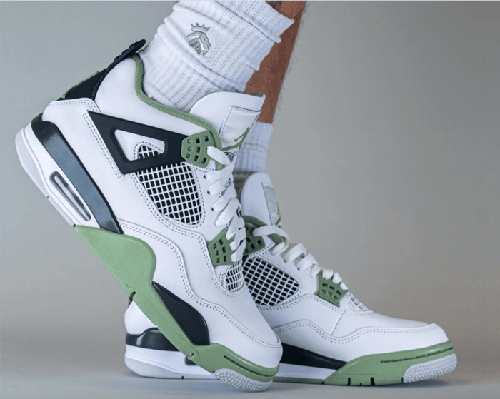 Air Jordan 4 Women's “Seafoam”