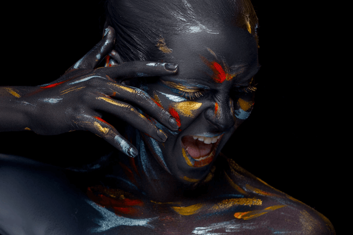 Using Bold Artwork In Home Decor