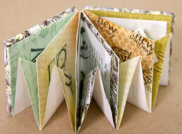 Little Book Of Rooms - Make an interactive tiny book.