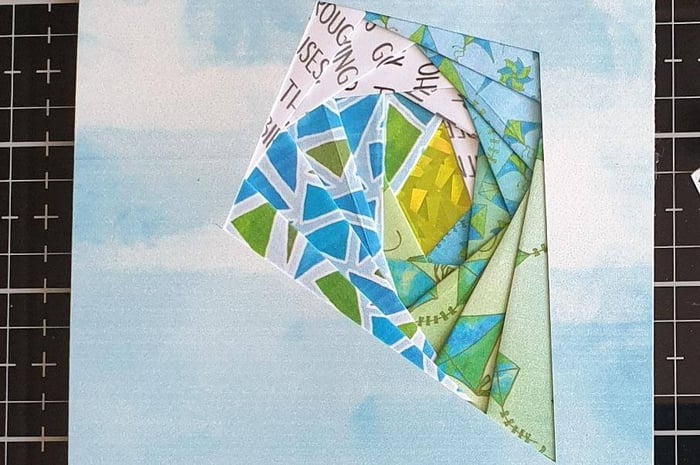 Iris Folded Kite - A step by step tutorial.