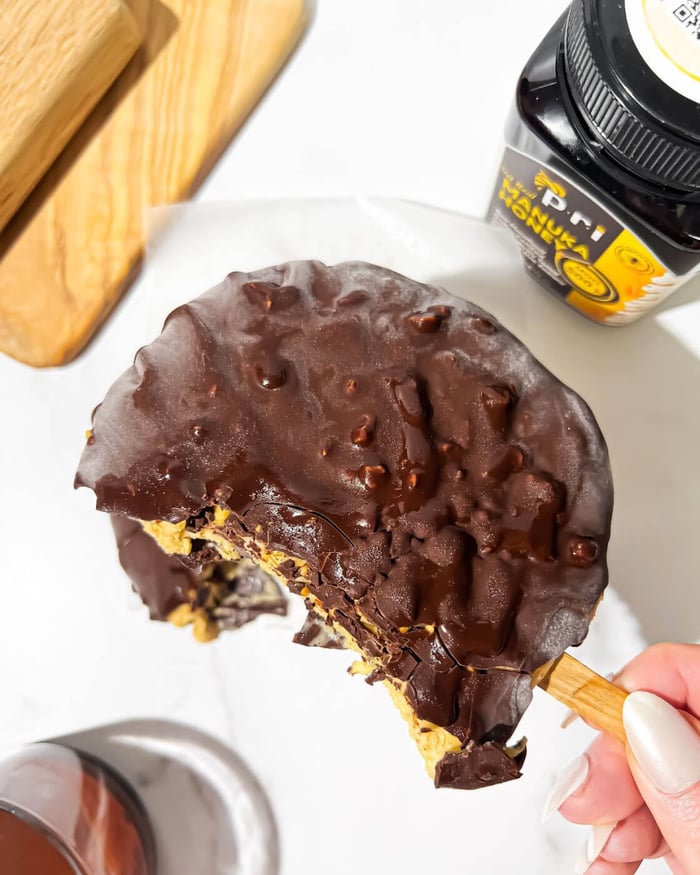 Healthy “Snickers” Frozen Yogurt Bars