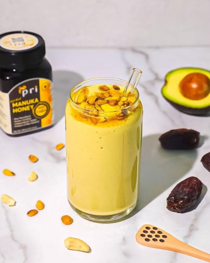 ZaaZaa: Moroccan Avocado Date Milkshake