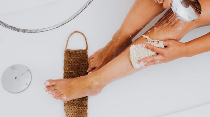 Die richtige Fußpflege für Zuhause: Tipps für schöne Füße