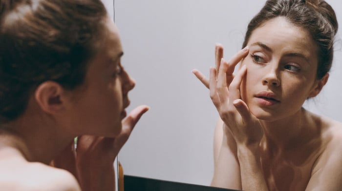 Anti-Aging: Die Haut glätten mithilfe von Natur-Peptiden