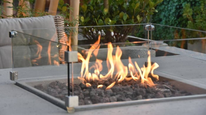 Natural Gas Fire Pits vs Propane Fire Pits
