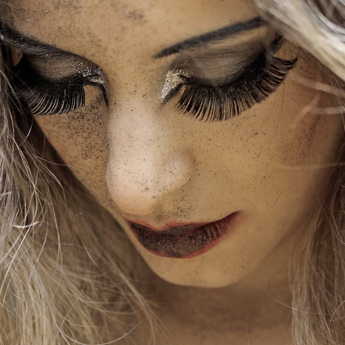 Breaking Up With Lash Extensions - Eyelash Extension Risks