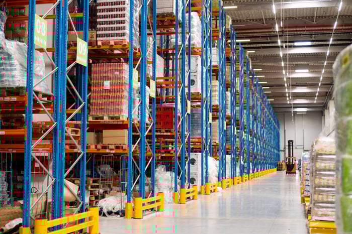 Calculating pallet rack storage capacity at your warehouse