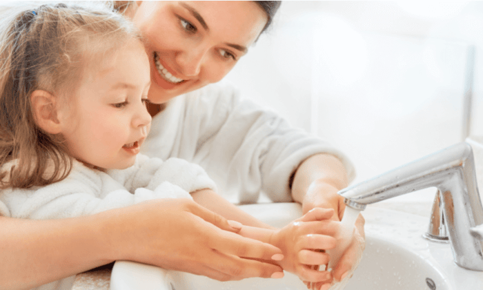 Come lavarsi le mani (e farlo in modo sostenibile)