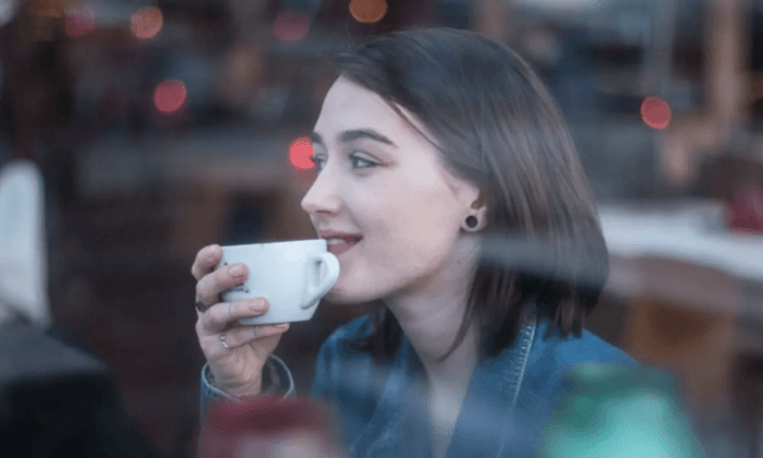 Macchie sui denti: i consigli dell’igienista