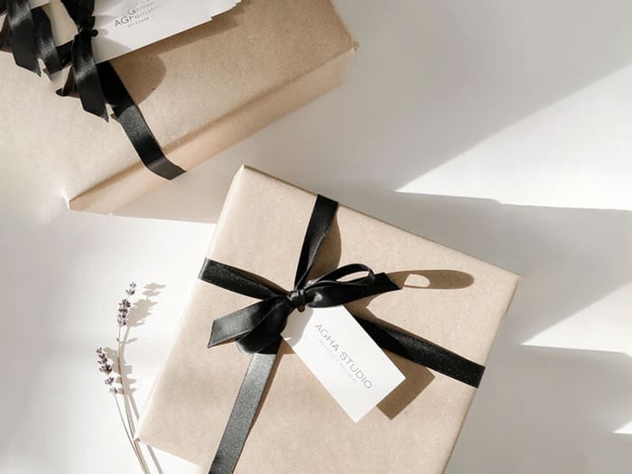 Gift a Perfume: Four Tips for Choosing the Perfect Scent