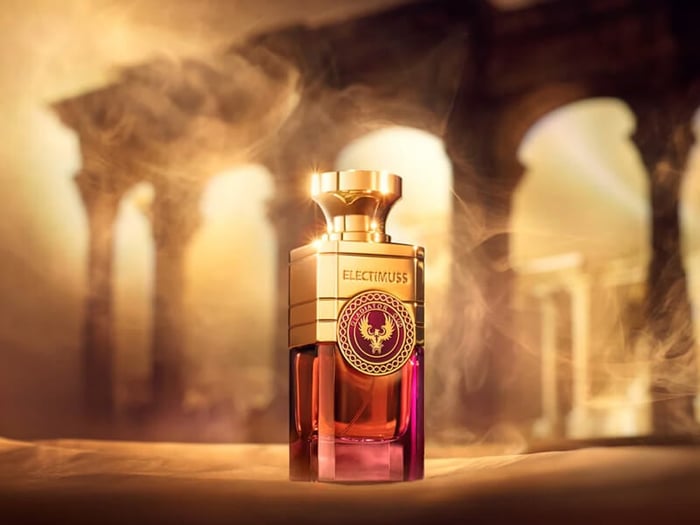 Gladiator Oud: The Contrast of Gold with Blade and Blood