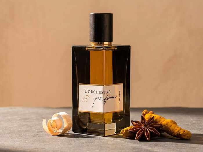 Cuir Kora: A Sophisticated Mango & Leather Symphony