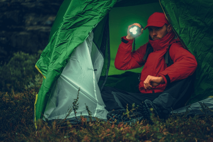 THE BEST EDC FLASHLIGHTS FOR CAMPING: CAMPING FLASHLIGHTS FOR THE GALLANTRY MAN