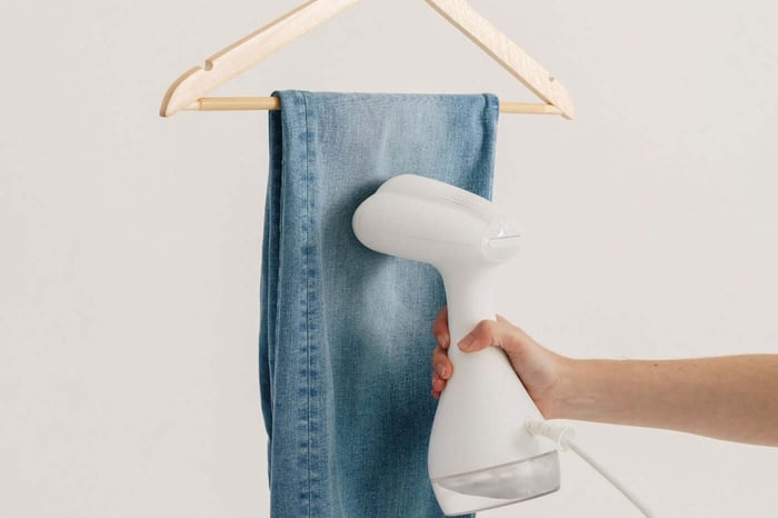 how to choose a travel garment steamer