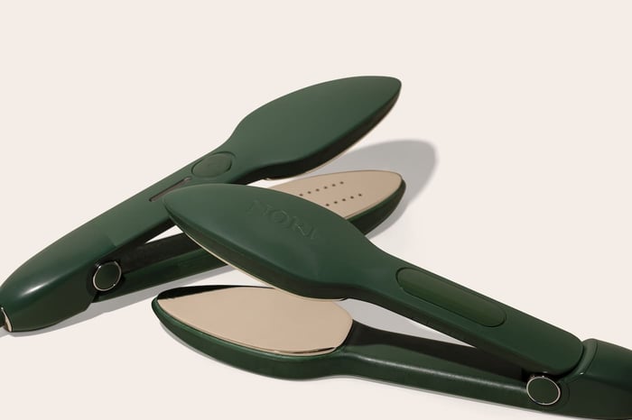 Why Dual-Plate ‘Pressers’ Beat Traditional Steamers