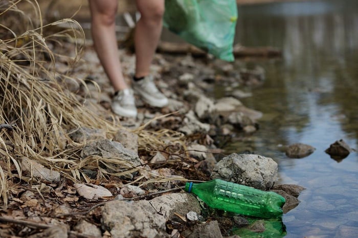 Ditch Disposable Bottles and Make A Difference