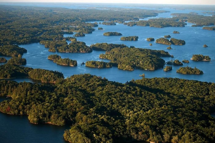 Hot Spots! Fishing in 1000 Thousand Islands, New York