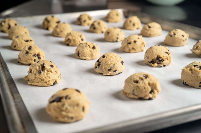 How to Prevent Cookies from Sticking to Baking and Cookie Sheets