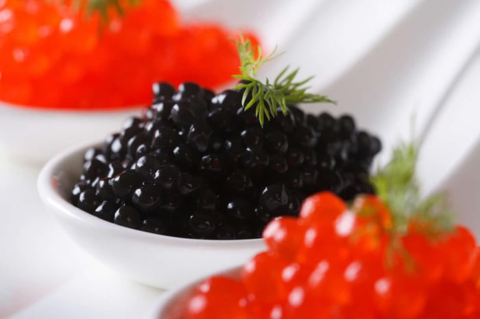 The Role of Accompaniments in Enhancing Caviar Experiences