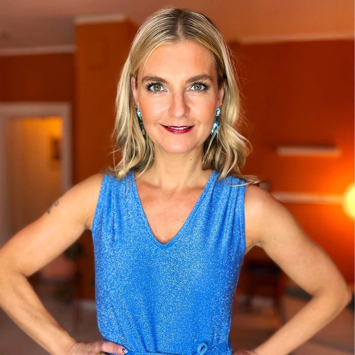 Glitrende jumpsuit eller blomsterkjole? 🦋🌷
