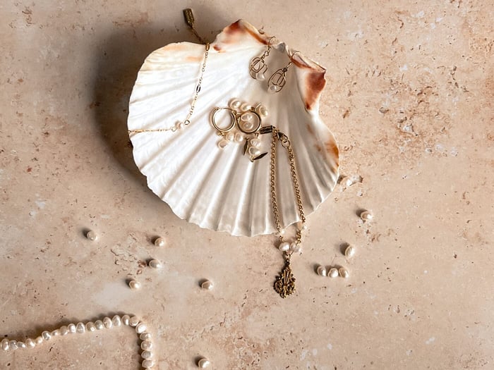 June Birthstone: Pearl | Alexandrite | Moonstone