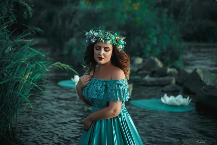 STORYTIME: THE MYTH OF ĒOSTRE & THE HARE