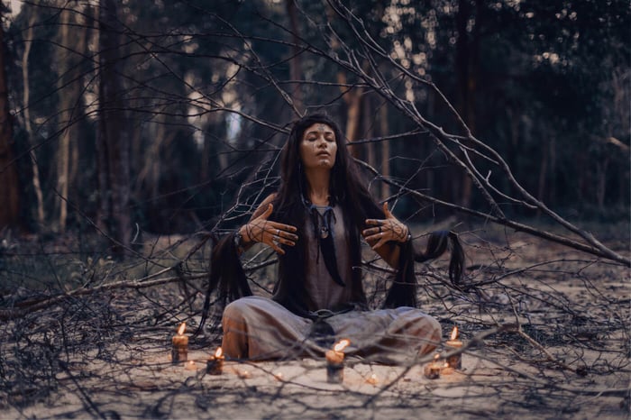RITUALS & SPELLS: HOW TO CAST A SPELL