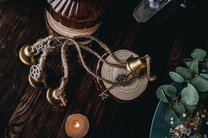 RITUALS & SPELLS: WITCH BELLS FOR A MAGICKAL HOME