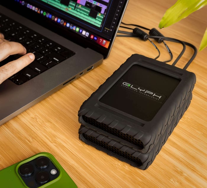 Blackbox Plus U.2 connected to MacBook Pro