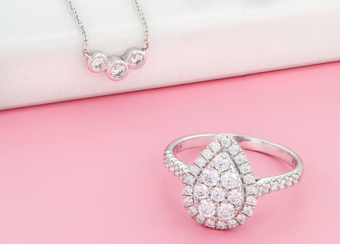 Pros & Cons: White Gold vs Silver Jewellery