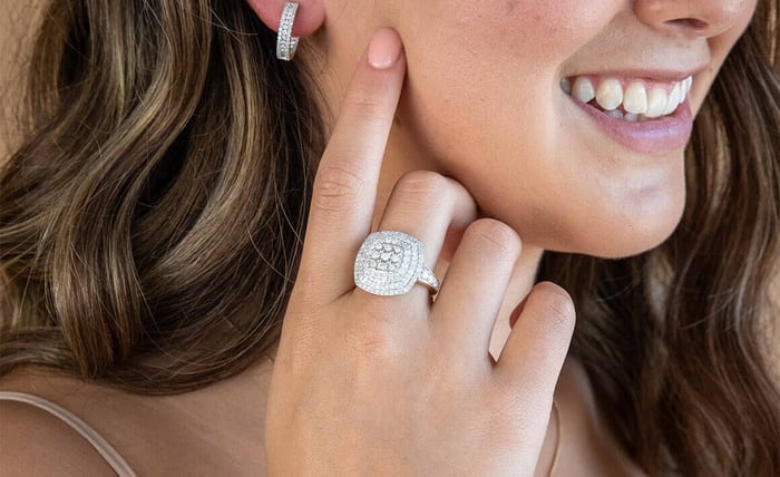 How To Wear Diamond Rings?