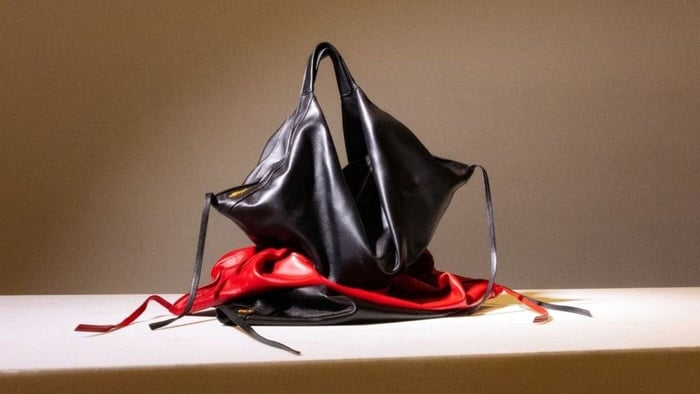 3.1 PHILLIP LIM INTRODUCES THE LUNA BAG