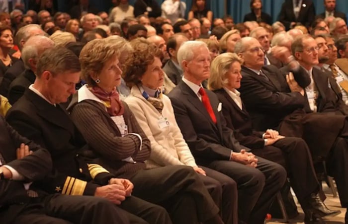 Carbon Dioxide in a Crowded Room Can Make You Dumber