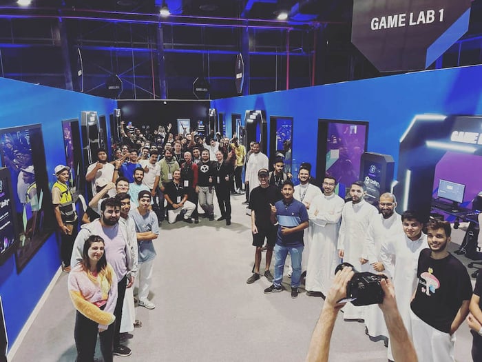 Sumergiéndose en el Mundo de la Programación y Videojuegos: Una Experiencia Transformadora en Arabia Saudí