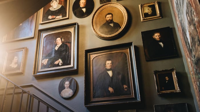 Artwork Selection for your Home|The How-to Guide to Choosing, Styling, & Hanging Art