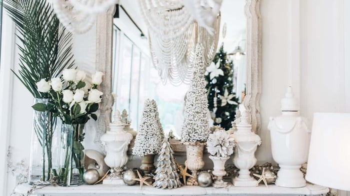 Our Top 8 Festive Entryway Styling Ideas for 2025