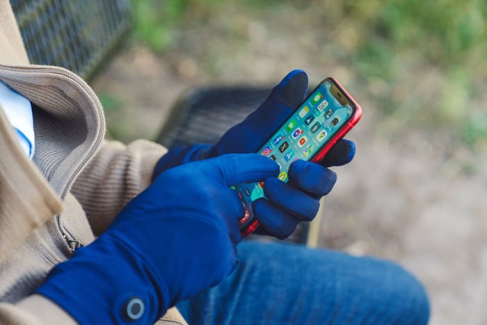 Best Heated Gloves for Raynaud’s (2025 Guide)