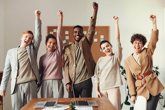 Decoding the Role: Peer Specialists vs. Recovery Coaches
