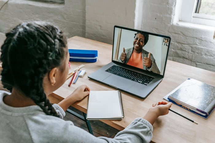 Online Grief Support Communities: A Guide for Grief Therapy