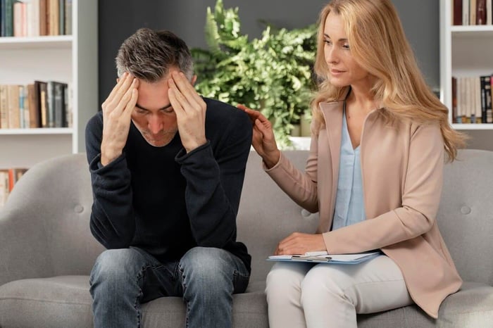 Thanatology in Therapy: Addressing Death, Dying, and Bereavement