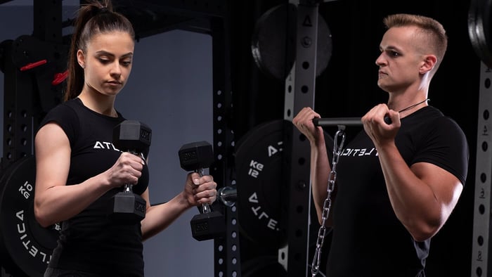 Free Weights vs. Kabelzug - welches Krafttraining ist das bessere? | ATLETICA