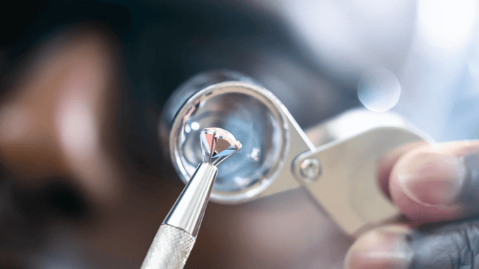 How to Use a 10X Jeweller's Loupe for Examining Diamonds and Gemstones