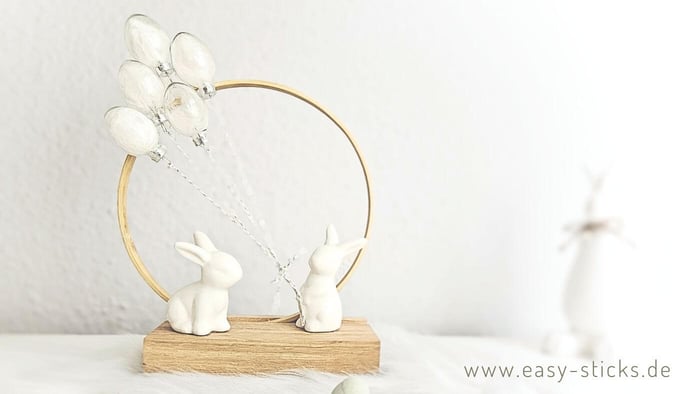 Aus Holzklötzchen basteln: Dekoring zu Ostern mit Sockel