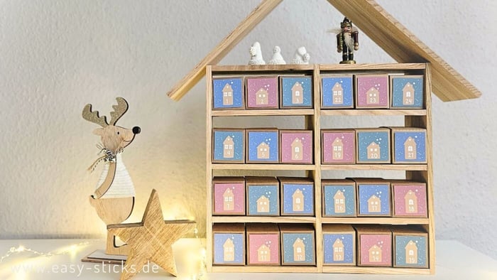 Adventskalender Haus aus Easy-Sticks - nachhaltig, dekorativ und selbstgemacht!