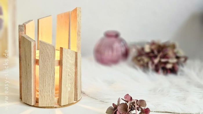 runden Teelichthalter aus Holzkloetzchen basteln
